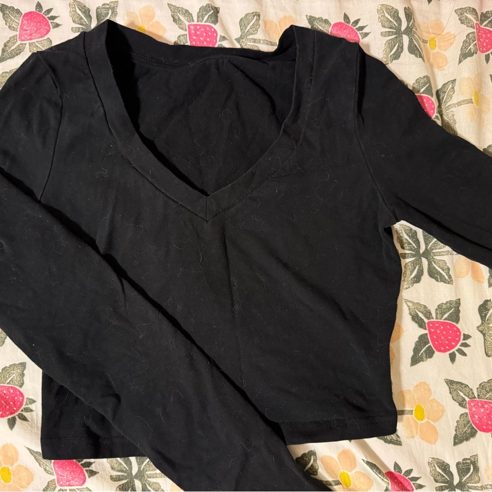 Black V-Neck Long Sleeve Crop Top - Women